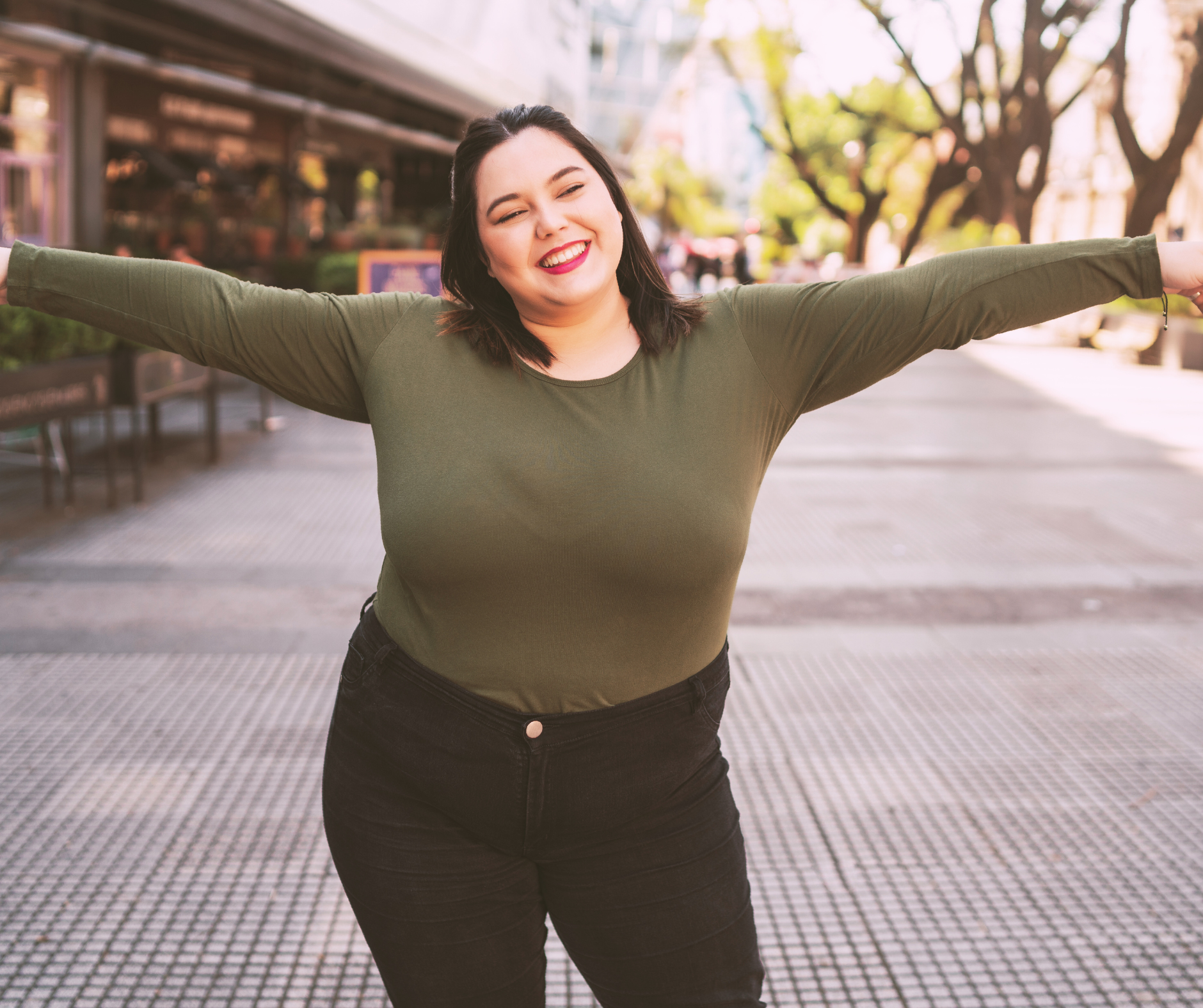 conjunto pantalón de gamuza y blusa ajustada simple.png